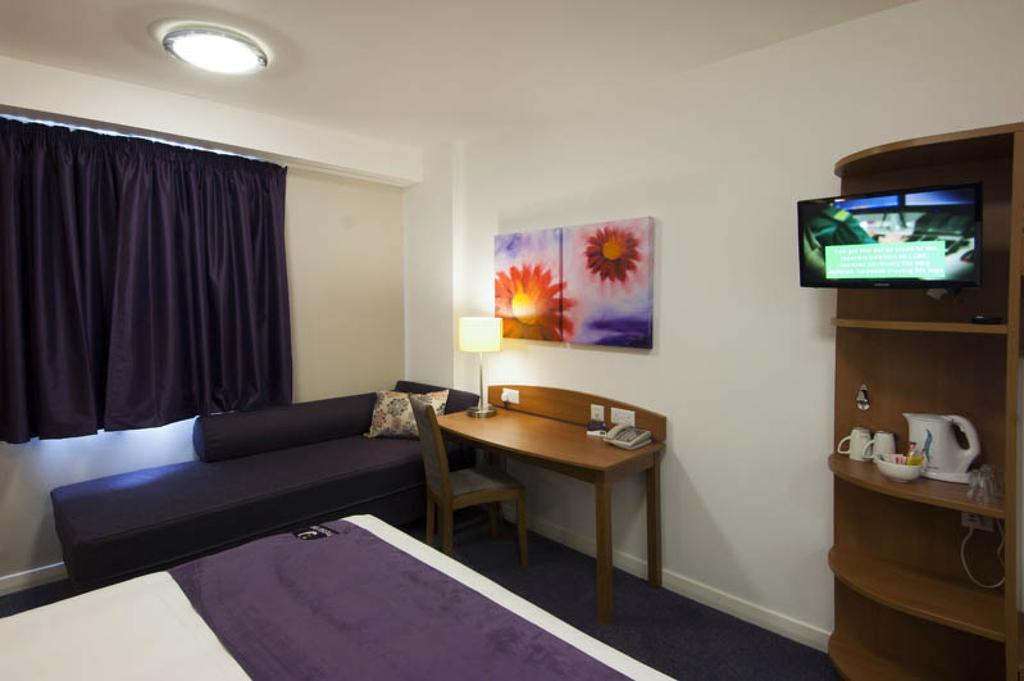Premier Inn Edinburgh Central Bagian luar foto