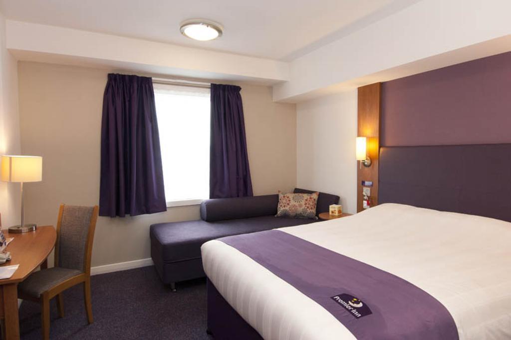 Premier Inn Edinburgh Central Bagian luar foto