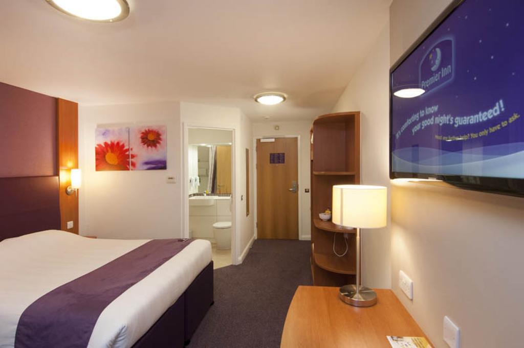 Premier Inn Edinburgh Central Bagian luar foto