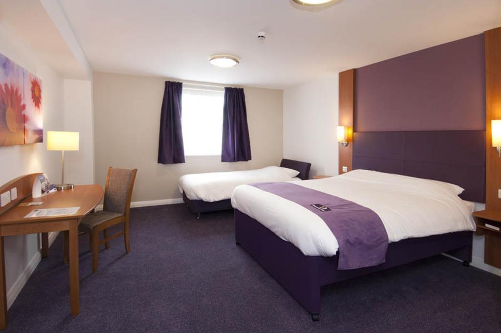 Premier Inn Edinburgh Central Ruang foto