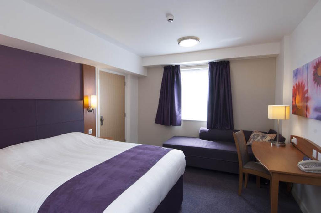Premier Inn Edinburgh Central Ruang foto