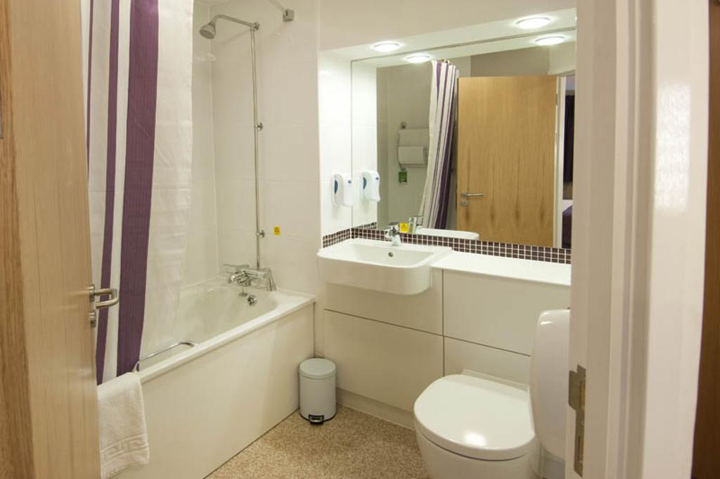 Premier Inn Edinburgh Central Ruang foto