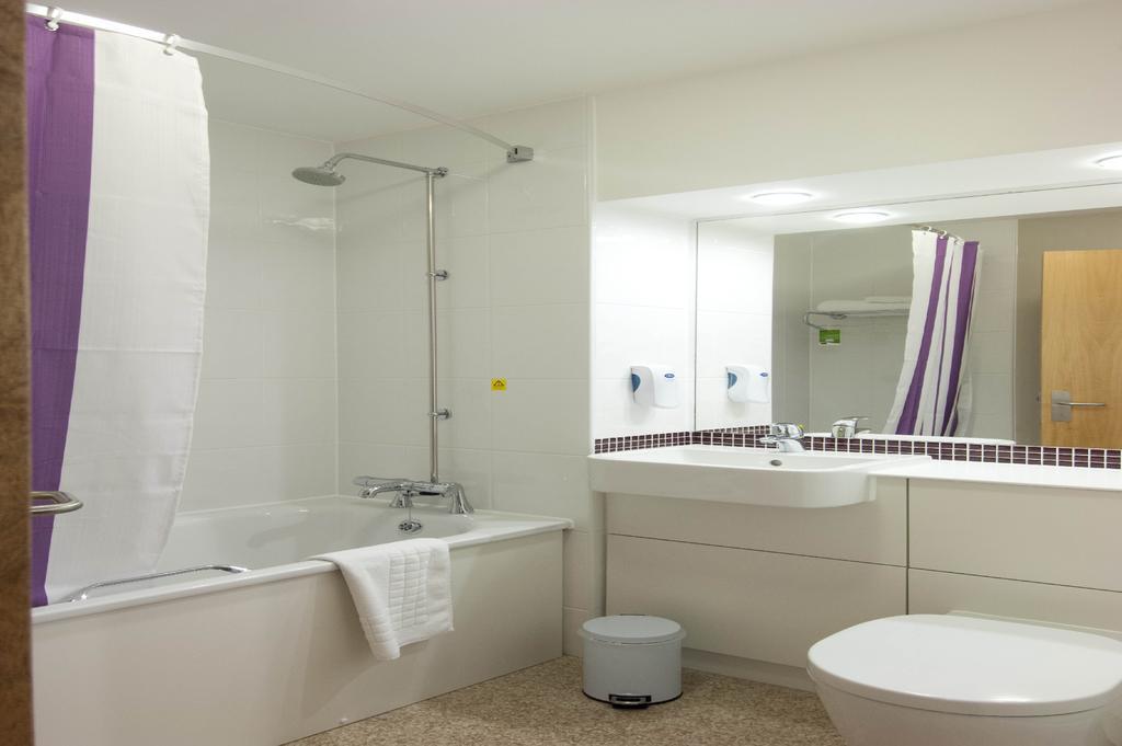 Premier Inn Edinburgh Central Ruang foto