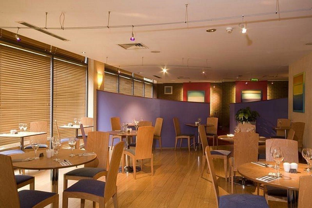 Premier Inn Edinburgh Central Bagian luar foto